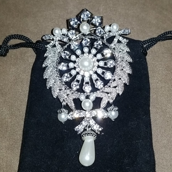 Rhinestone Brooch - Picture 1 of 3